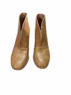 Tan Ankle Booties Block Heel Pointed Toe Side Zip Women’s Size 9